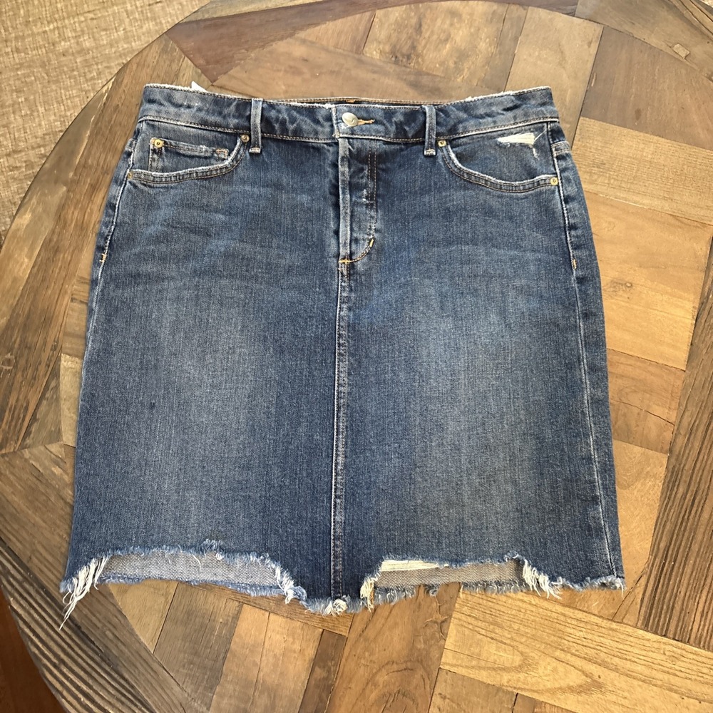 Joe's Dark Wash Blue jean skirt size 28 Frayed Raw Hem Button Closure Stretch